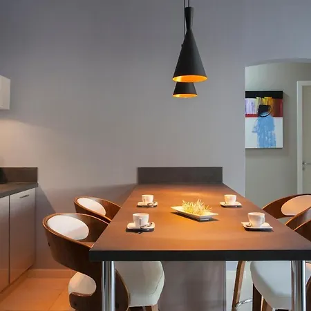 T3 Luxury And Private Garden Apartment