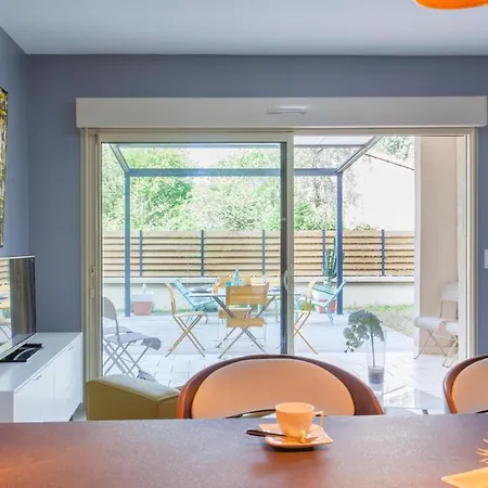 T3 Luxury And Private Garden Apartment